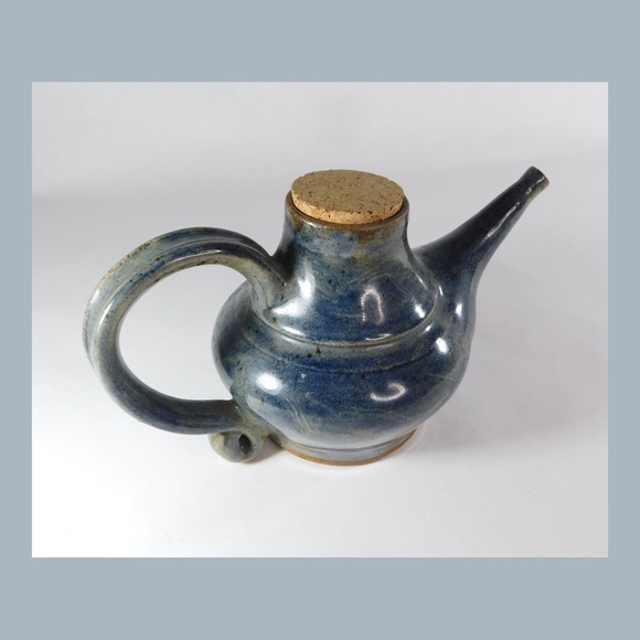 Artisan Handmade Stoneware Oil Vessel w Spout and Handle Tea or Coffee - Signed - Picture 1 of 10